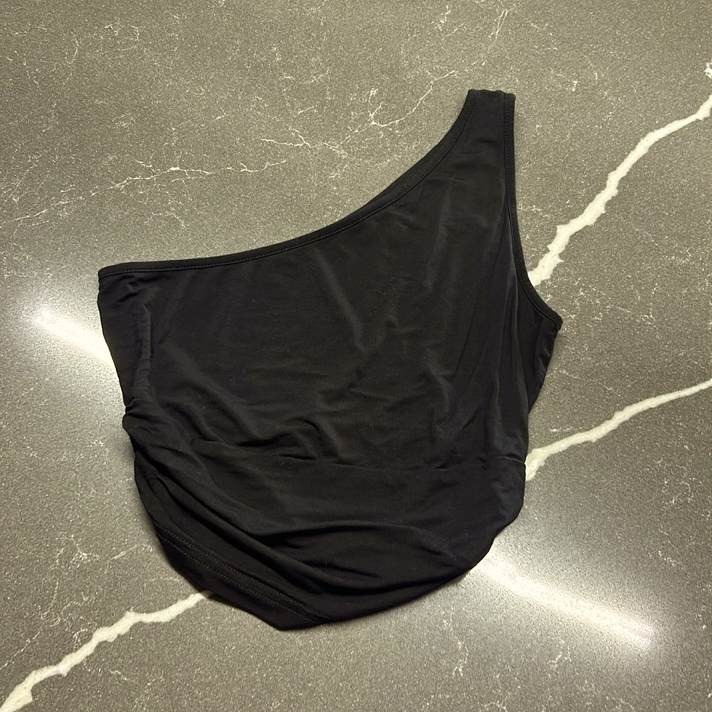 One shoulder tank